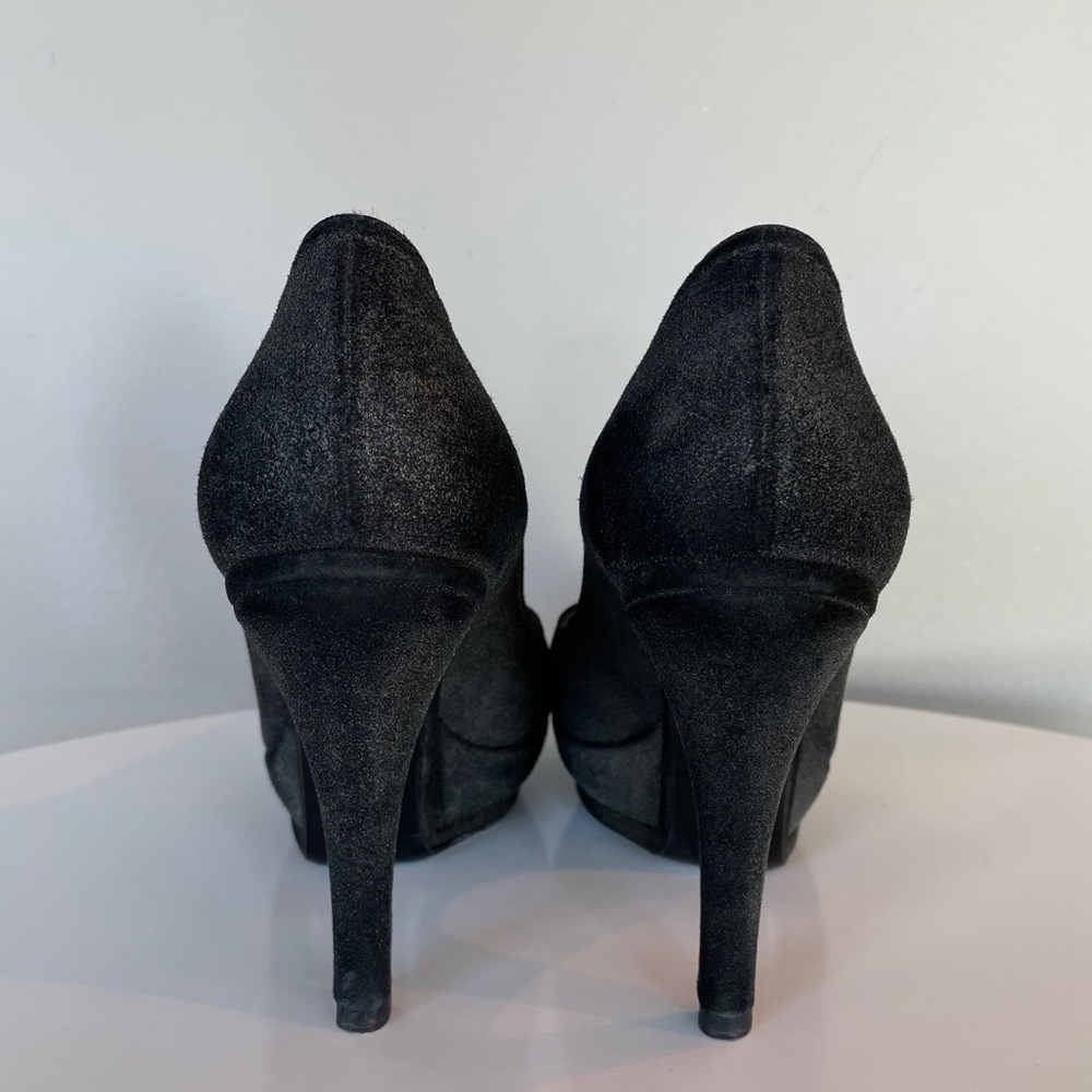 CHANEL CC Logo Metallic Suede Pumps Size 37 - Picture 6 of 16